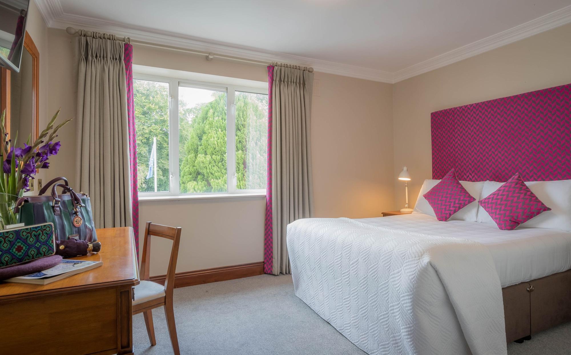 Springhill Court Hotel & Leisure Club Килкени Екстериор снимка