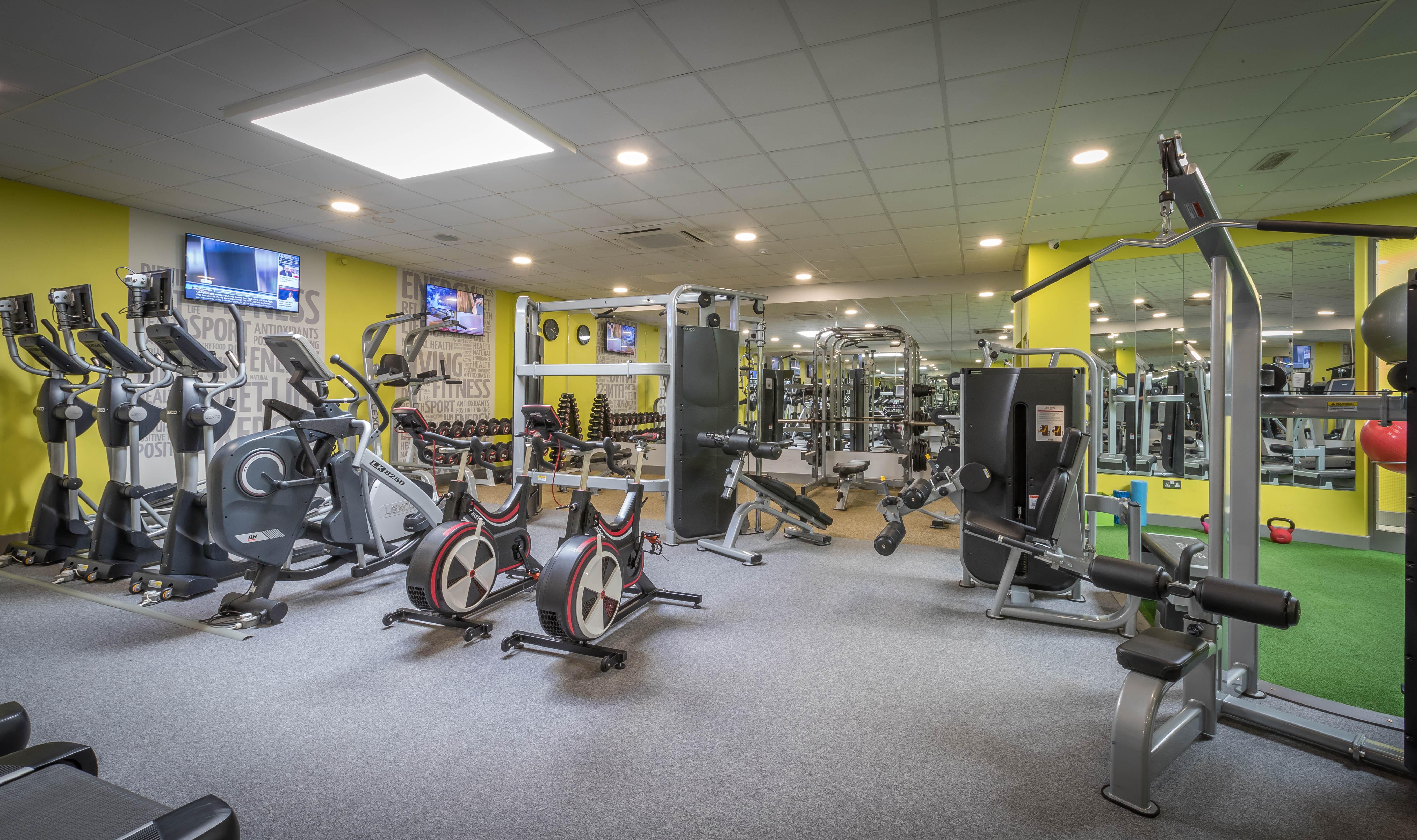 Springhill Court Hotel & Leisure Club Килкени Екстериор снимка