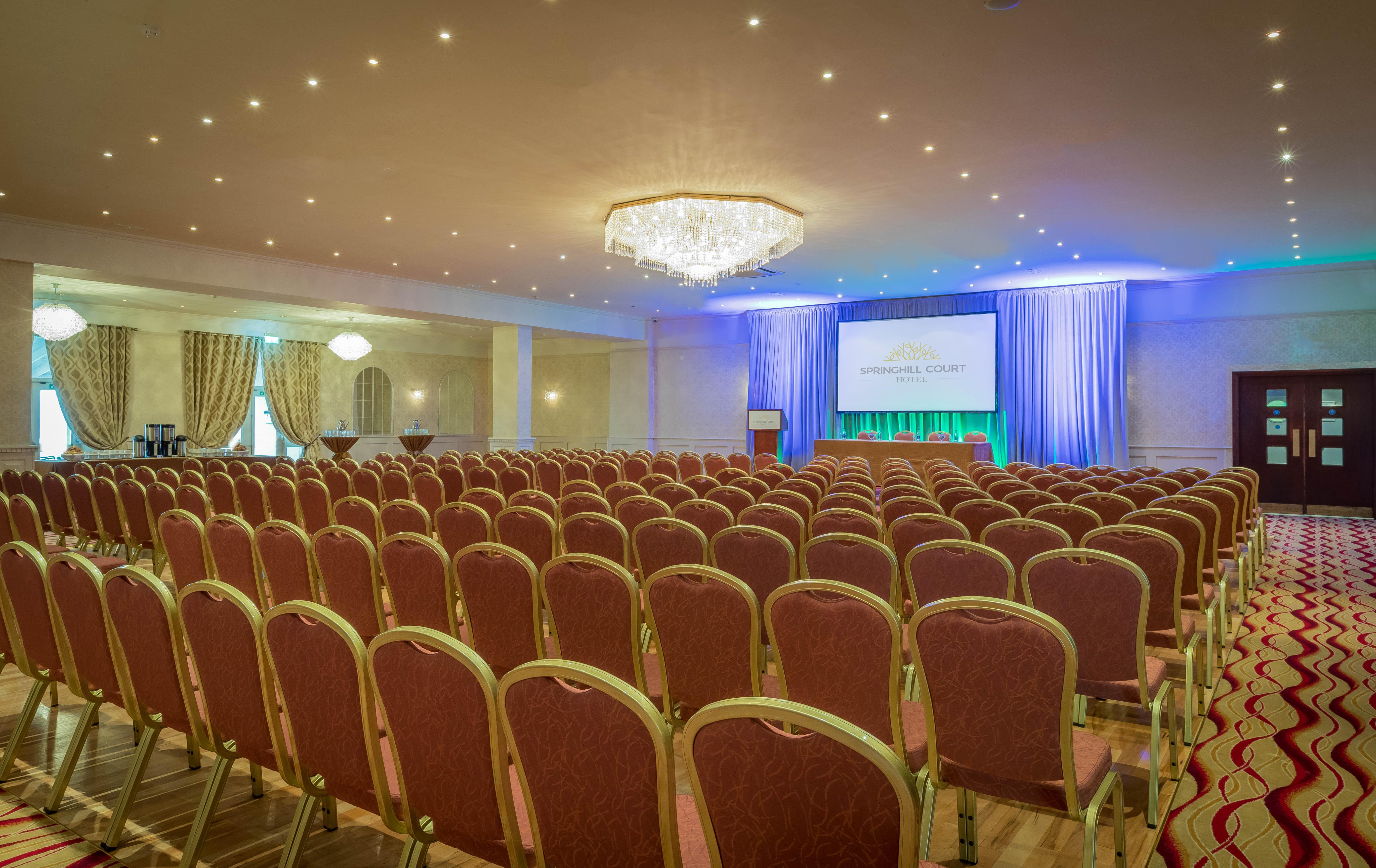 Springhill Court Hotel & Leisure Club Килкени Екстериор снимка