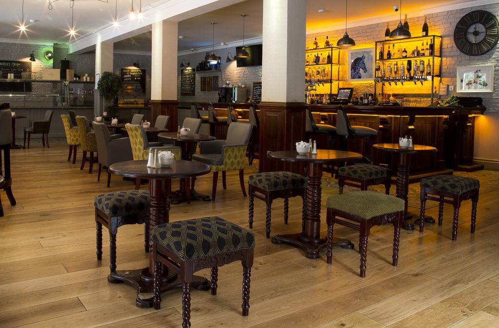 Springhill Court Hotel & Leisure Club Килкени Екстериор снимка