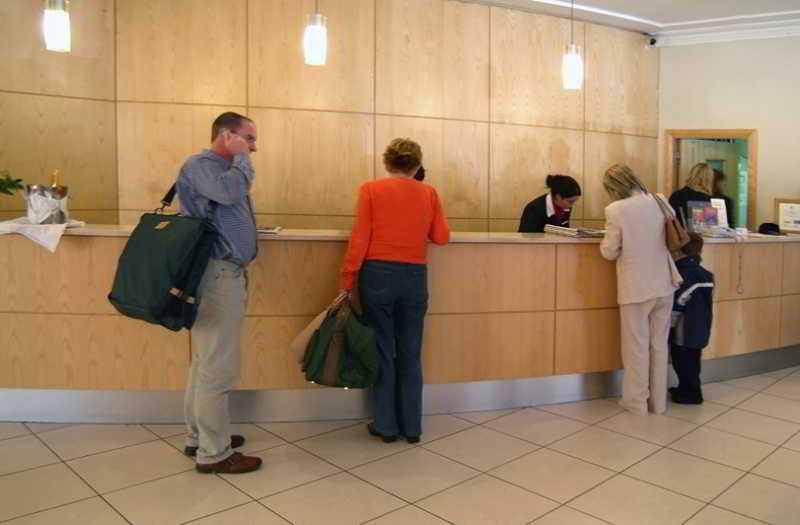 Springhill Court Hotel & Leisure Club Килкени Екстериор снимка