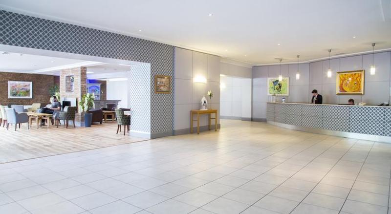 Springhill Court Hotel & Leisure Club Килкени Екстериор снимка