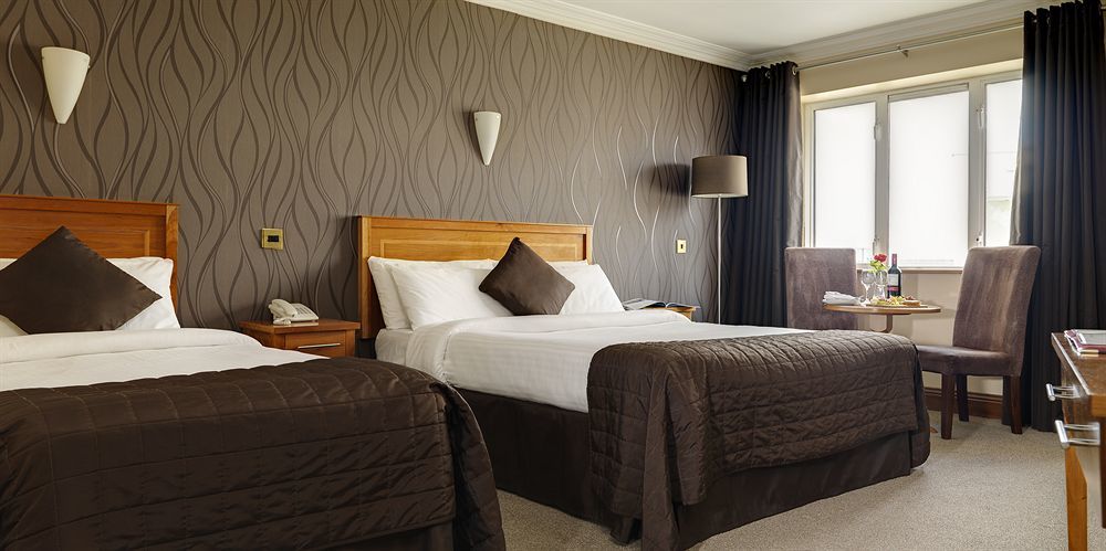 Springhill Court Hotel & Leisure Club Килкени Екстериор снимка