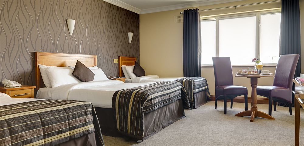 Springhill Court Hotel & Leisure Club Килкени Екстериор снимка