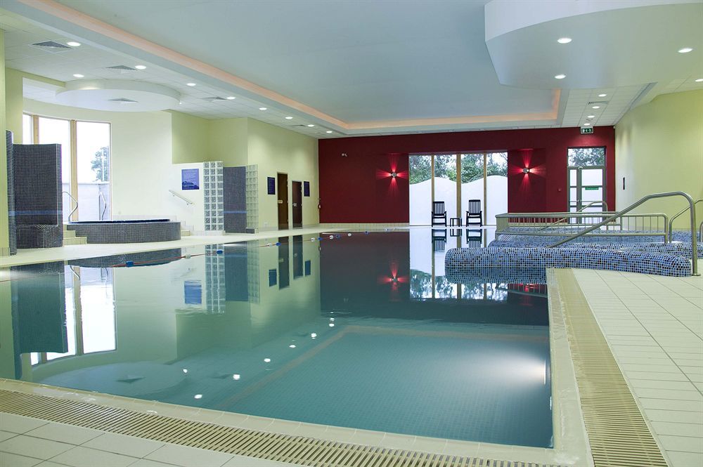 Springhill Court Hotel & Leisure Club Килкени Екстериор снимка